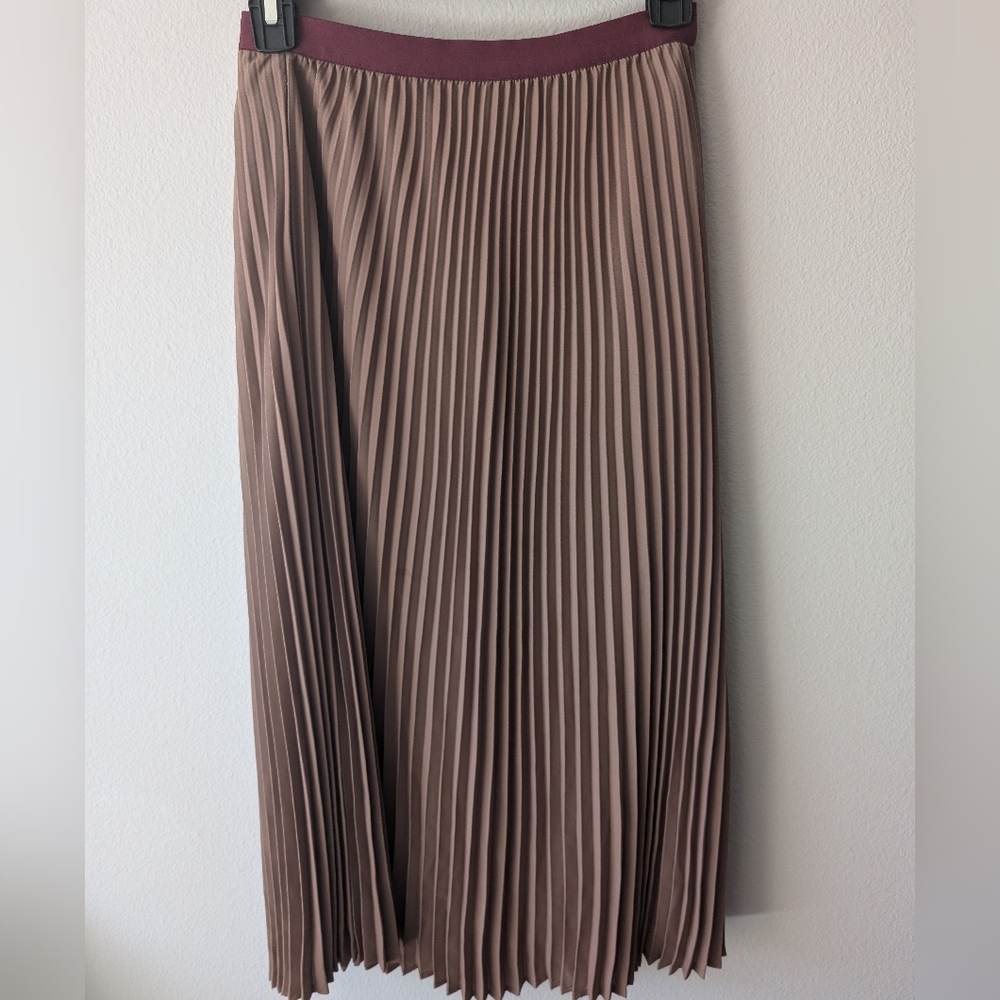 Aritzia babaton pleated maxi skirt size XS